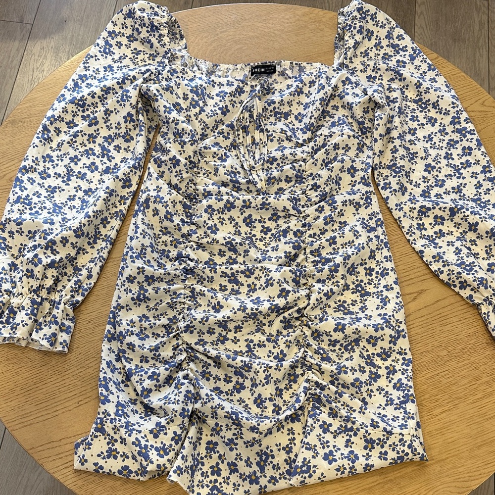 Blue Floral Ruched Puff-Sleeve Women's dress Medium
